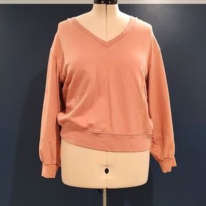Universal Threads Size L Soft Salmon V-Neck Sweater Long Sleeve